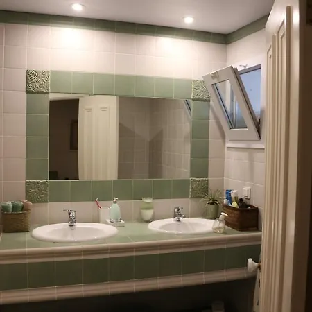 Luxury Camelia. Mountains, Golf, Horses, Levada Walks. *