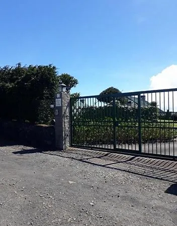 Luxury Camelia. Mountains, Golf, Horses, Levada Walks.
