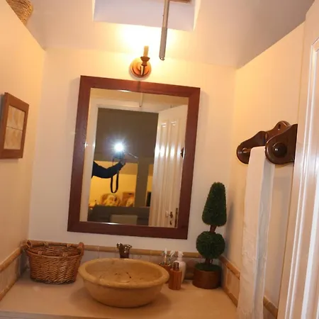 Luxury Camelia. Mountains, Golf, Horses, Levada Walks. *