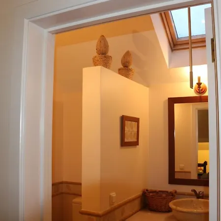 Luxury Camelia. Mountains, Golf, Horses, Levada Walks. * Santo Antonio da Serra