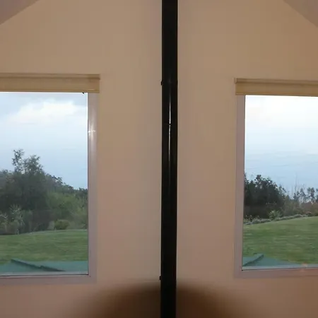 Villa Luxury Camelia. Mountains, Golf, Horses, Levada Walks.