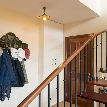 Villa Luxury Camelia. Mountains, Golf, Horses, Levada Walks.