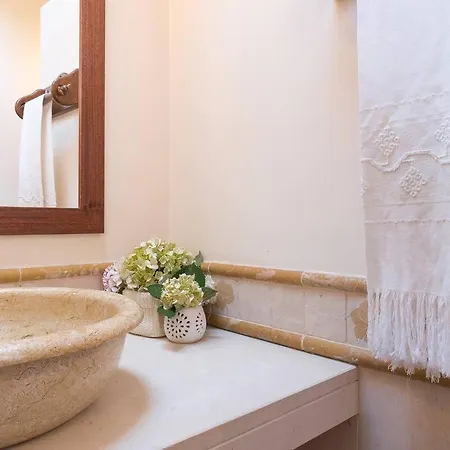 Luxury Camelia. Mountains, Golf, Horses, Levada Walks. Villa *
