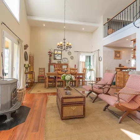 Luxury Camelia. Mountains, Golf, Horses, Levada Walks. Villa Santo Antonio da Serra