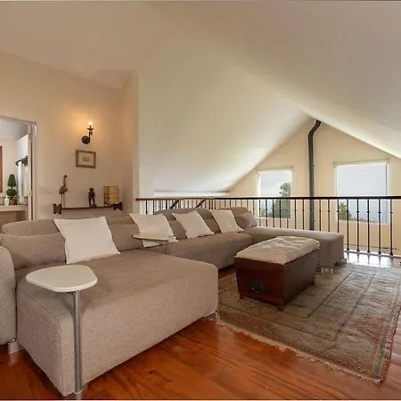 Villa Luxury Camelia. Mountains, Golf, Horses, Levada Walks.