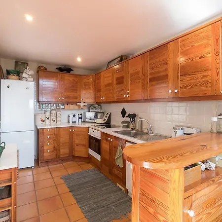 Villa Luxury Camelia. Mountains, Golf, Horses, Levada Walks. *