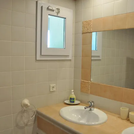 Βίλα Luxury Camelia. Mountains, Golf, Horses, Levada Walks. Santo Antonio da Serra