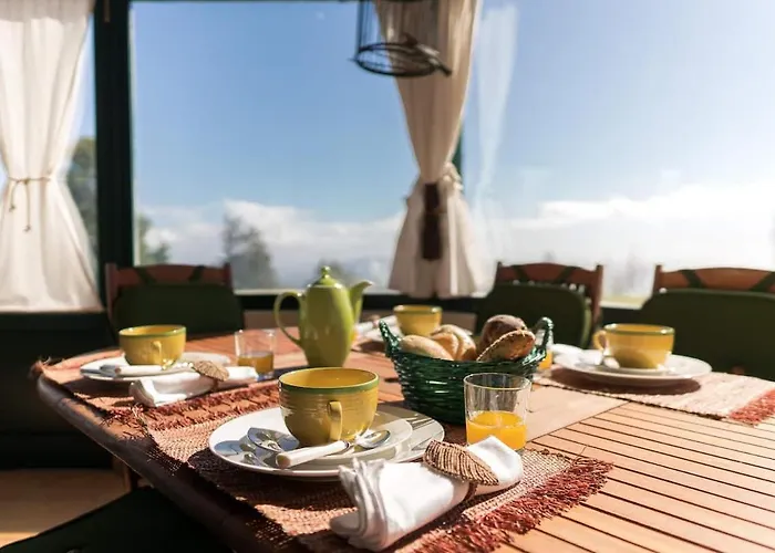 Villa Luxury Camelia. Mountains, Golf, Horses, Levada Walks. Santo Antonio da Serra