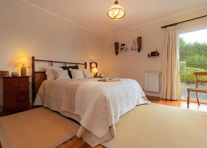 Luxury Camelia. Mountains, Golf, Horses, Levada Walks. Villa Santo Antonio da Serra