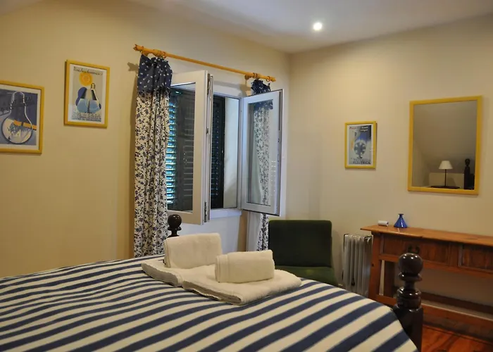 Luxury Camelia. Mountains, Golf, Horses, Levada Walks. *