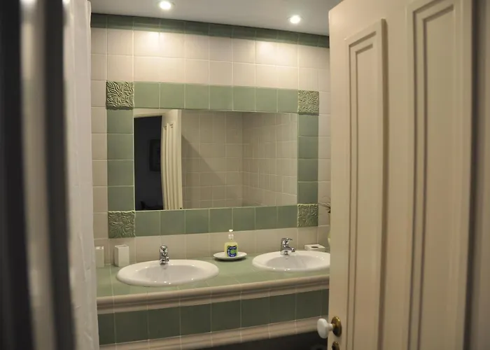 Luxury Camelia. Mountains, Golf, Horses, Levada Walks. Villa *