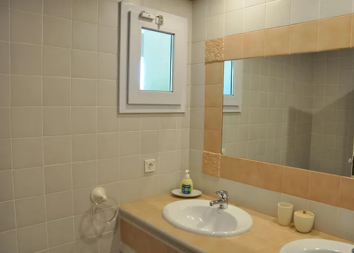 Villa Luxury Camelia. Mountains, Golf, Horses, Levada Walks. Santo Antonio da Serra