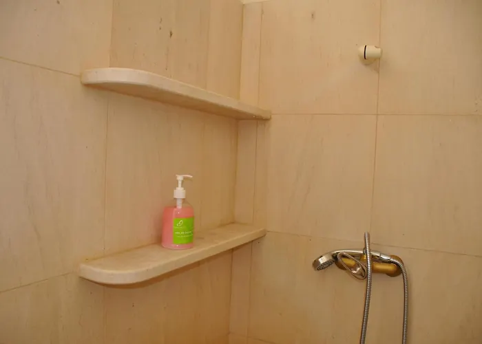 Luxury Camelia. Mountains, Golf, Horses, Levada Walks.