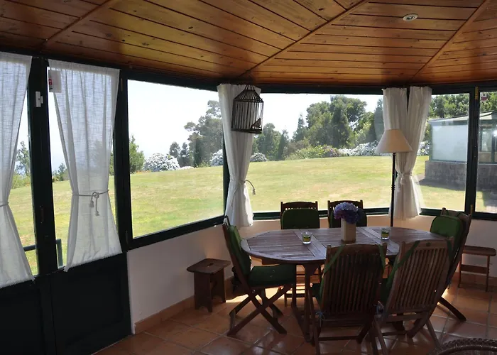 Villa Luxury Camelia. Mountains, Golf, Horses, Levada Walks. Santo Antonio da Serra