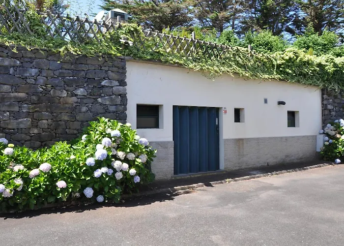 Luxury Camelia. Mountains, Golf, Horses, Levada Walks. Villa