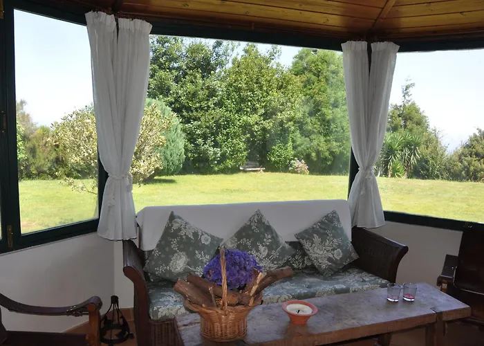 Luxury Camelia. Mountains, Golf, Horses, Levada Walks. *