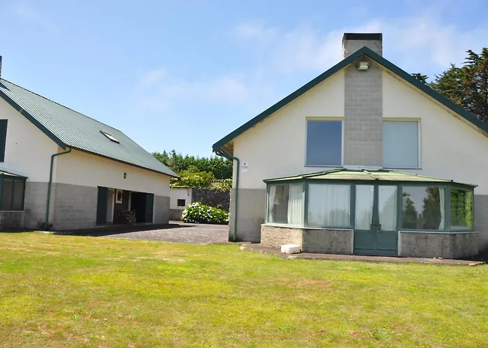 Luxury Camelia. Mountains, Golf, Horses, Levada Walks.