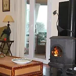 Luxury Camelia. Mountains, Golf, Horses, Levada Walks. Villa Santo Antonio da Serra