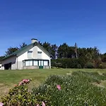 Luxury Camelia. Mountains, Golf, Horses, Levada Walks. Santo Antonio da Serra