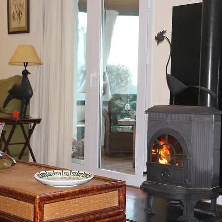 Luxury Camélia. Mountains, Golf, Horses, Levada Walks. Villa Santo Antonio da Serra