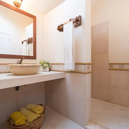 Villa Luxury Camélia. Mountains, Golf, Horses, Levada Walks. *
