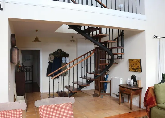 Villa Luxury Camélia. Mountains, Golf, Horses, Levada Walks.