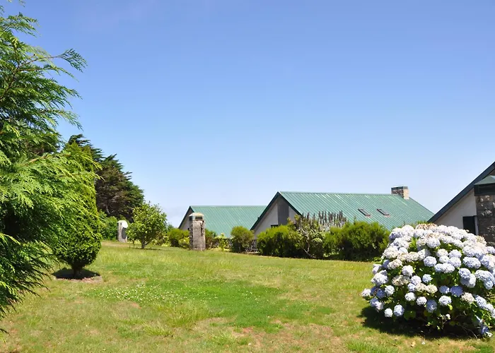 Villa Luxury Camélia. Mountains, Golf, Horses, Levada Walks.