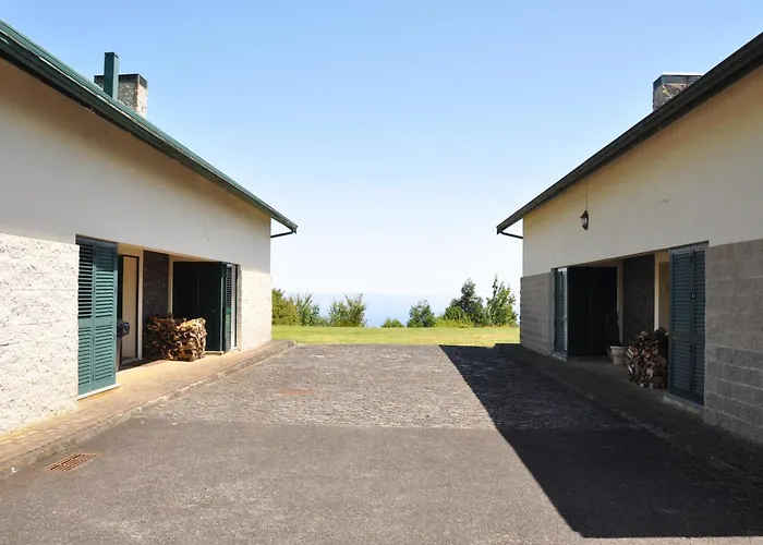 Luxury Camélia. Mountains, Golf, Horses, Levada Walks. *